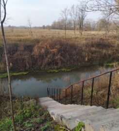 Баня на дровах возле реки в Чернигове село Гущин